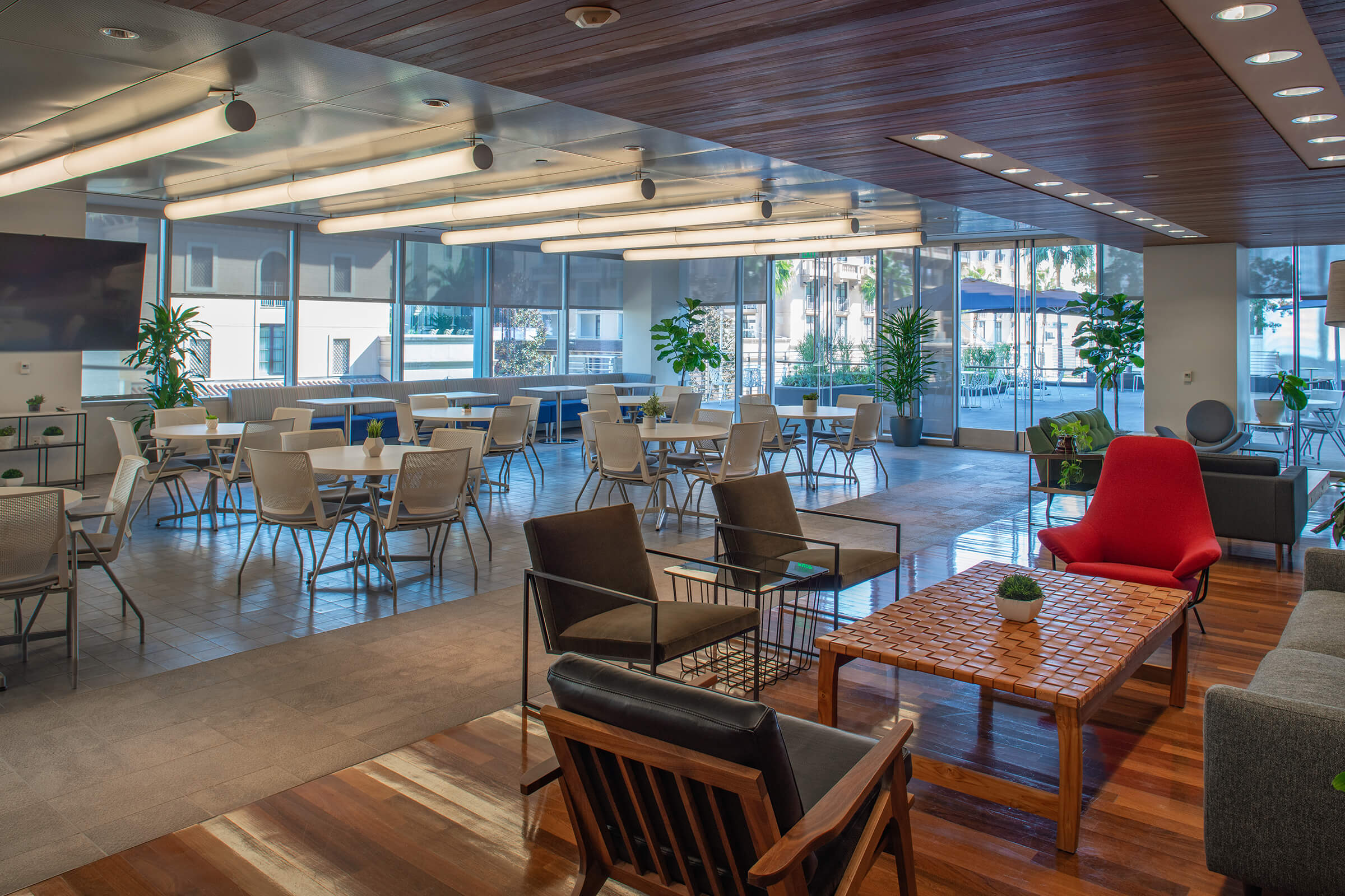CREP Photography Los Angeles - Corporate cafeteria interior commercial photography IMAGE369